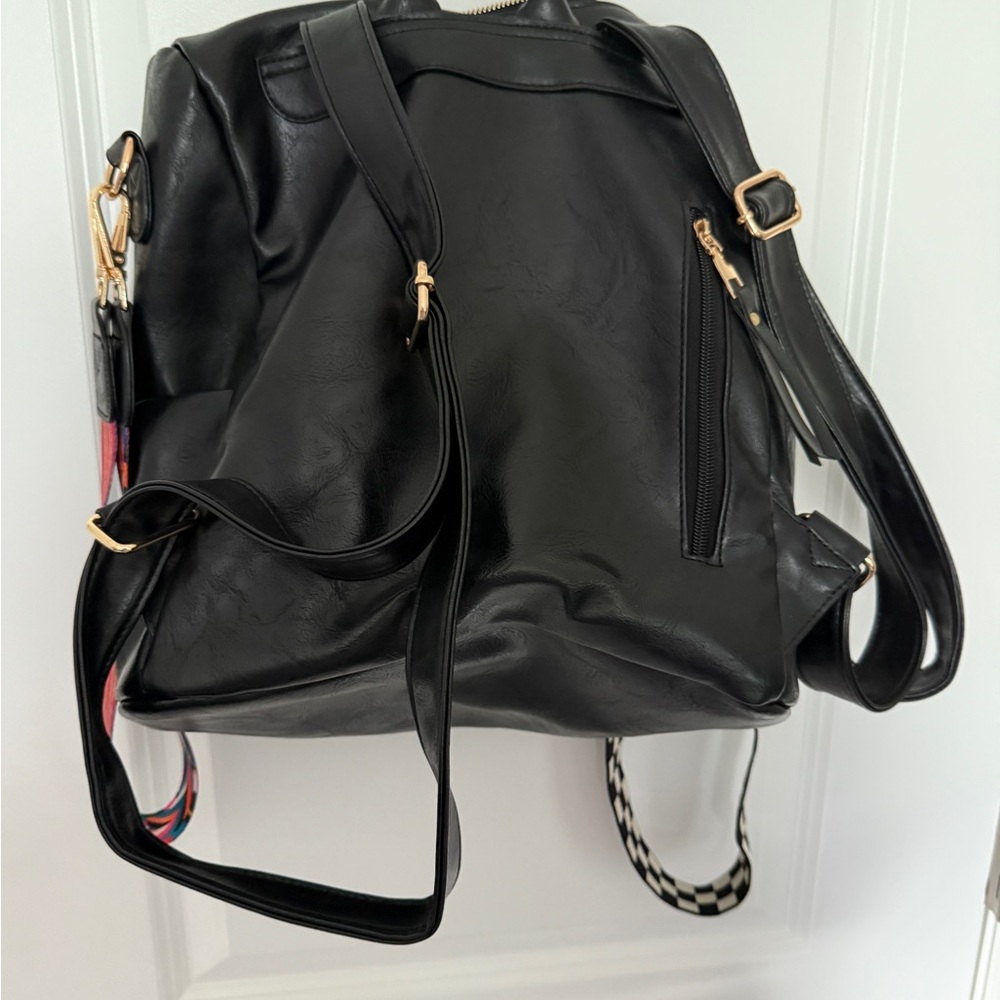 Modern and Chic Brielle  convertible bag with Colorful Strap - Picture 3 of 4